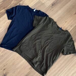 H&M Bundle of 2 Short Sleeve Tees – Size Medium
